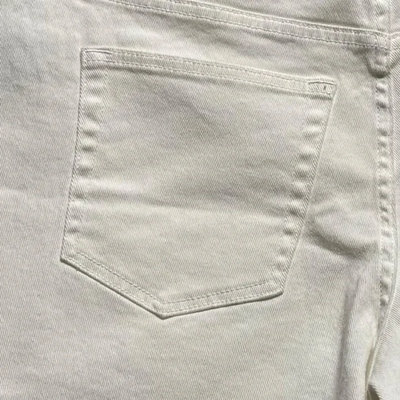 Juicy Couture White Jean Shorts Size 12 Stretch Denim 5 Pocket Zip Fly NWT - Picture 6 of 8